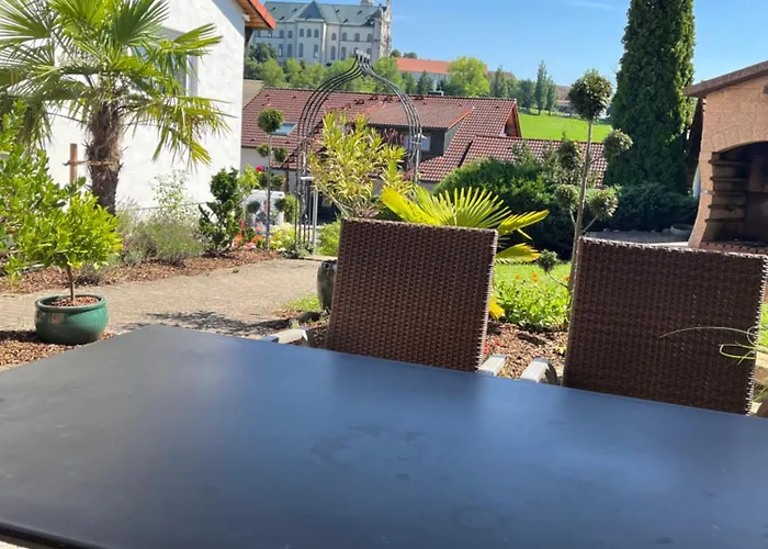 Mit Blick Auf Abteikirche *